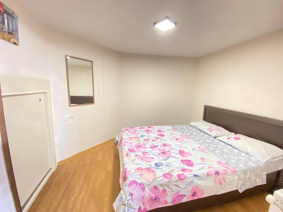 Freedom Square Apartment Тбілісі Екстер'єр фото